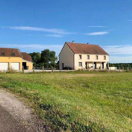 Maison De 4 Chambres A Ervy Le Chatel Avec Jardin Clos Et Wifi