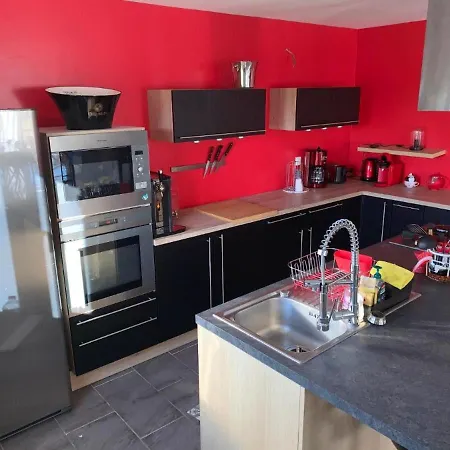 Prázdninový dům Maison De 4 Chambres A Ervy Le Chatel Avec Jardin Clos Et Wifi