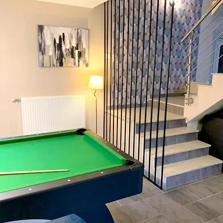 Prázdninový dům Maison De 4 Chambres A Ervy Le Chatel Avec Jardin Clos Et Wifi *
