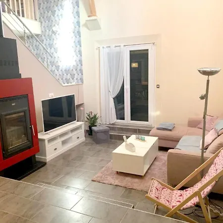 Maison De 4 Chambres A Ervy Le Chatel Avec Jardin Clos Et Wifi Prázdninový dům *