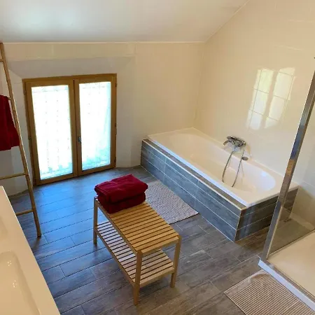 Maison De 4 Chambres A Ervy Le Chatel Avec Jardin Clos Et Wifi Prázdninový dům *