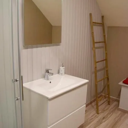 Prázdninový dům Maison De 4 Chambres A Ervy Le Chatel Avec Jardin Clos Et Wifi Ervy-le-Chatel